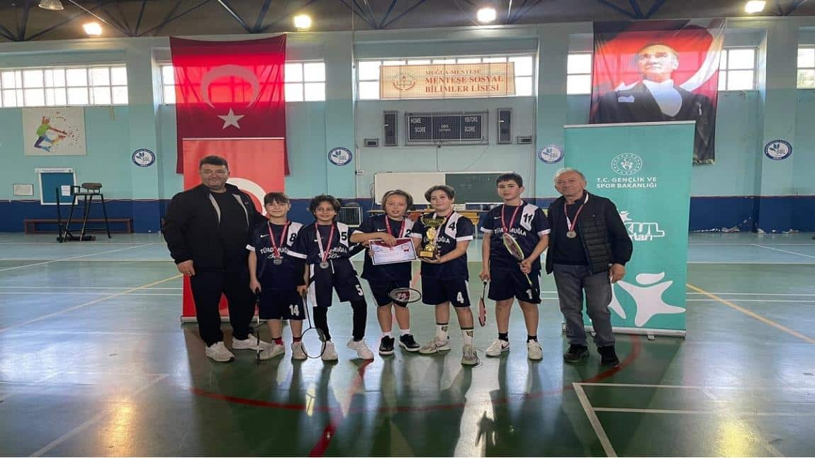 Küçük Erkekler Badminton Takımımızdan Önemli Başarı